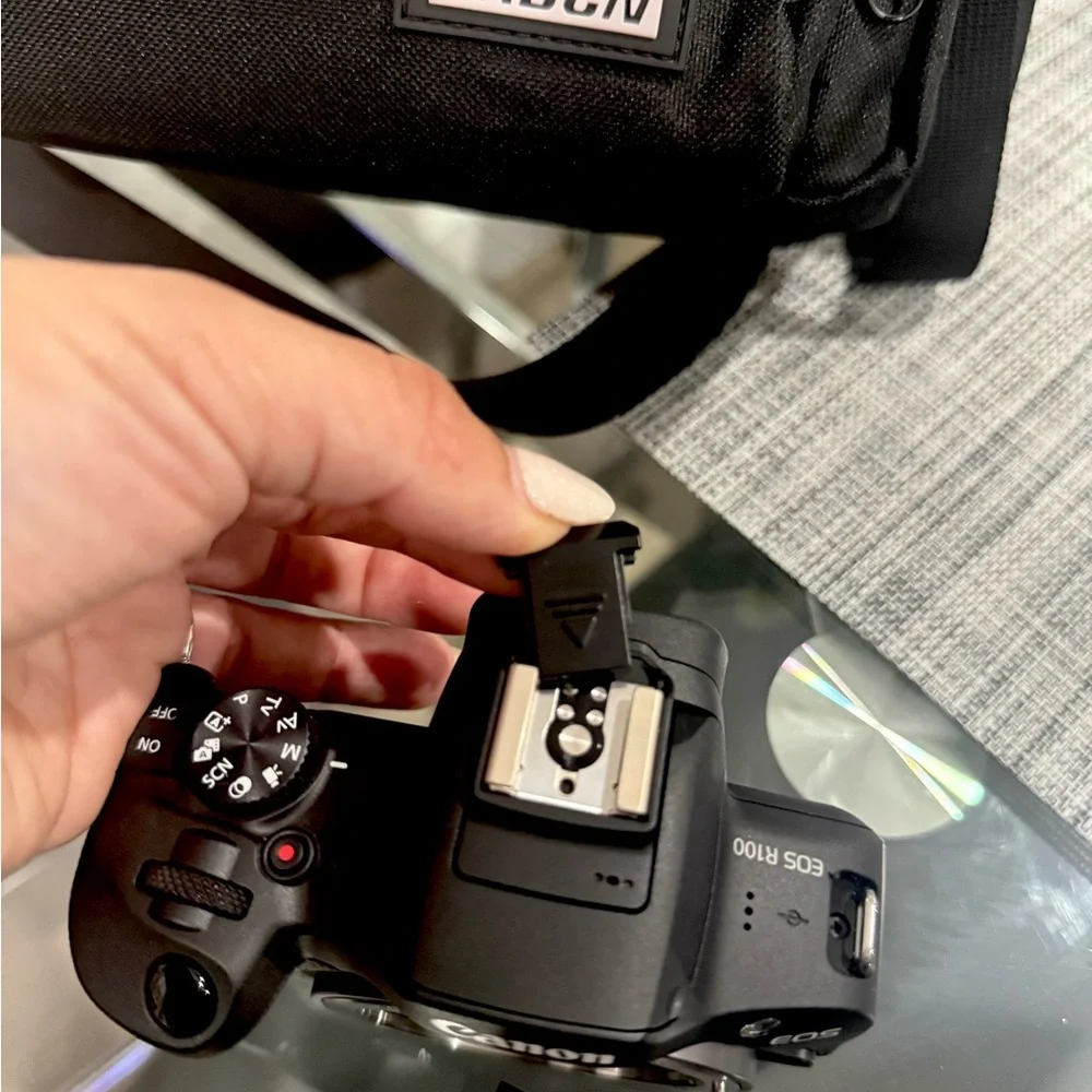 Canon Black Camera Bag with Accessories Canon EOS R100